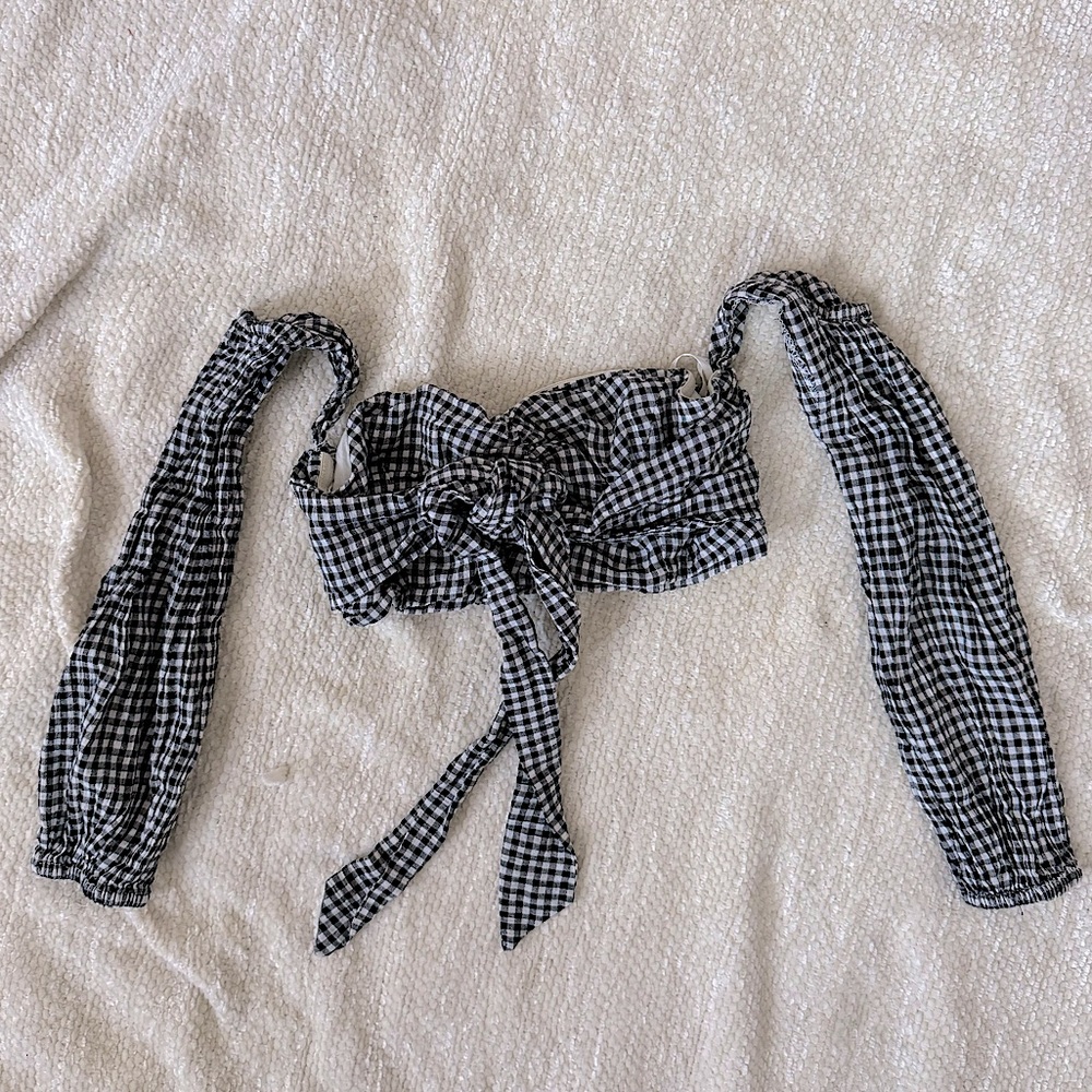 HONEY PUNCH | gingham crop top. - Picture 3 of 6